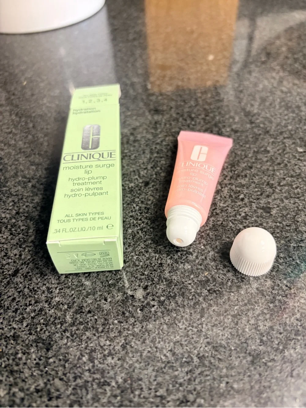 Clinique Moisture Surge Lip Hydro-Plump Treatment - Light Green Packaging